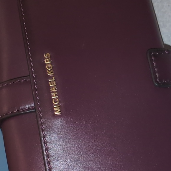 Michael Kors Quincy Large Leather Plum Wallet - Picture 8 of 11